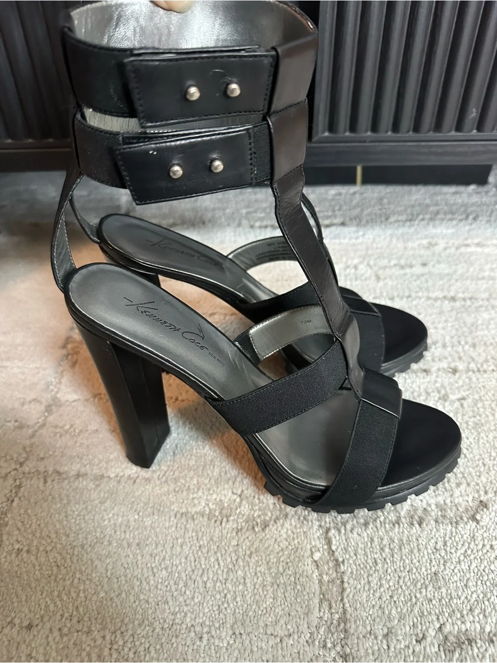 NIB Kenneth Cole Black Leather Strappy High-Heel - Women